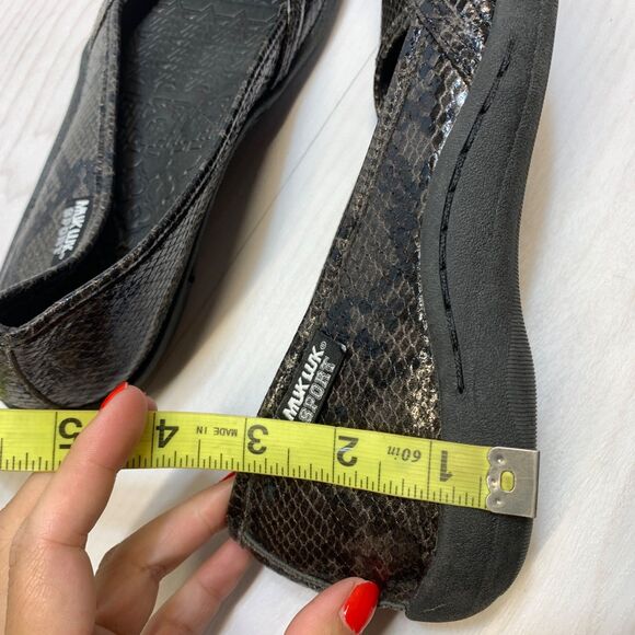 Muk Luk Sport Shoes Womens 9 Brown Black Snake Slip On Comfort Loafers - Picture 10 of 10